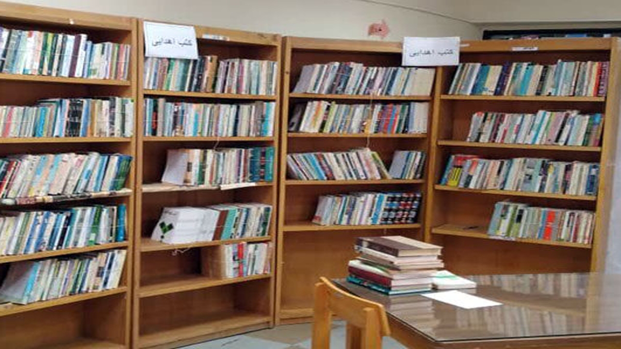 اهدای ۱۹۲ جلد کتاب به ندامتگاه مرکزی لارستان