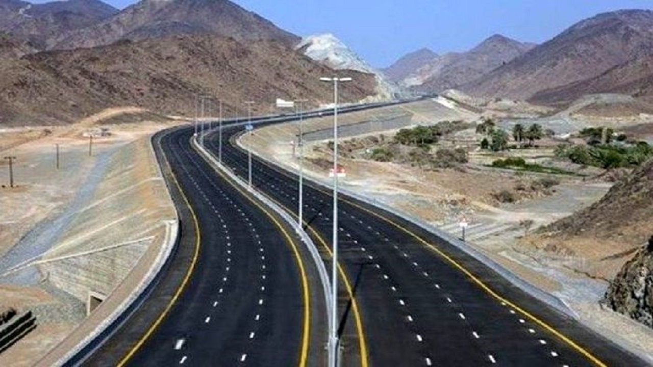 بازگشایی راه‌های روستایی مسدود شده در لرستان تا چند ساعت آینده