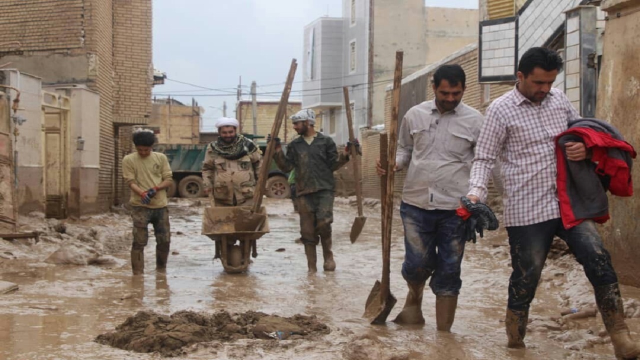 آغاز مرحله دوم خدمت رسانی بنیاد احسان به آسیب دیدگان از آبگرفتگی در خوزستان