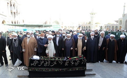 پیکر استاد پیشکسوت حوزه علمیه قم در خانه ابدی اش آرام گرفت