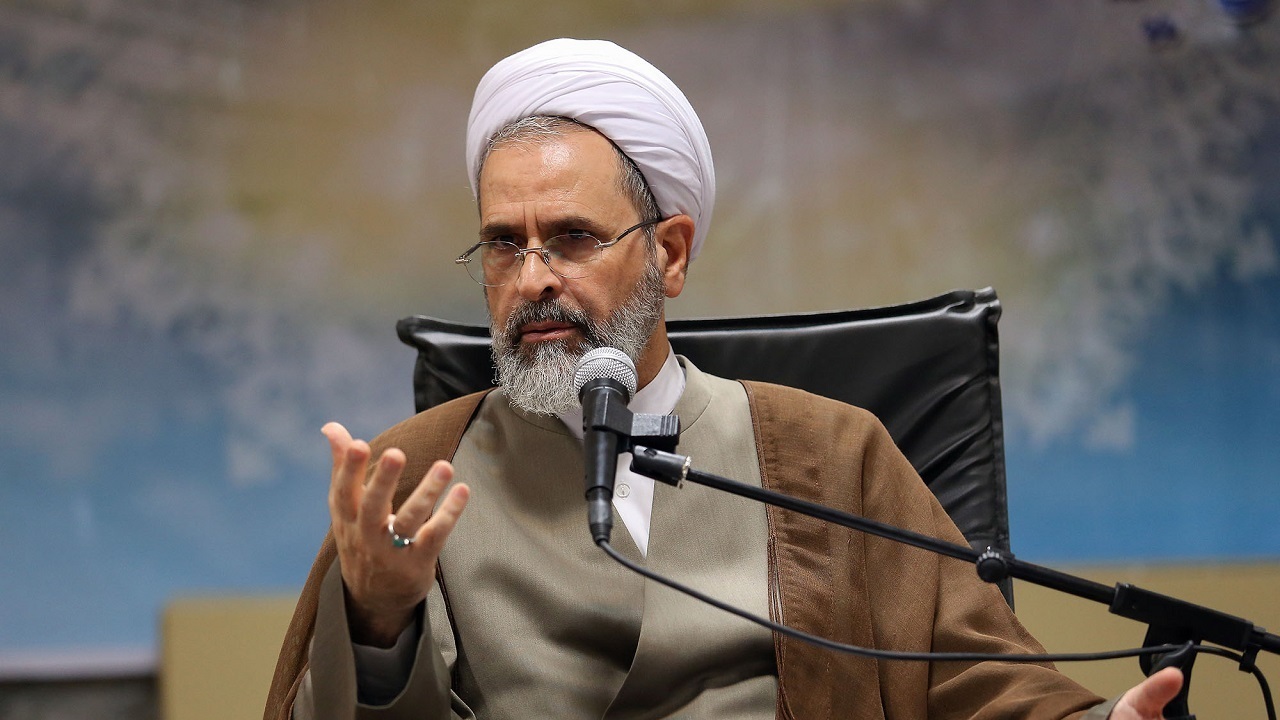 مسئولان به دنبال تدابیر جدید برای کاهش مشکلات اقتصادی باشند