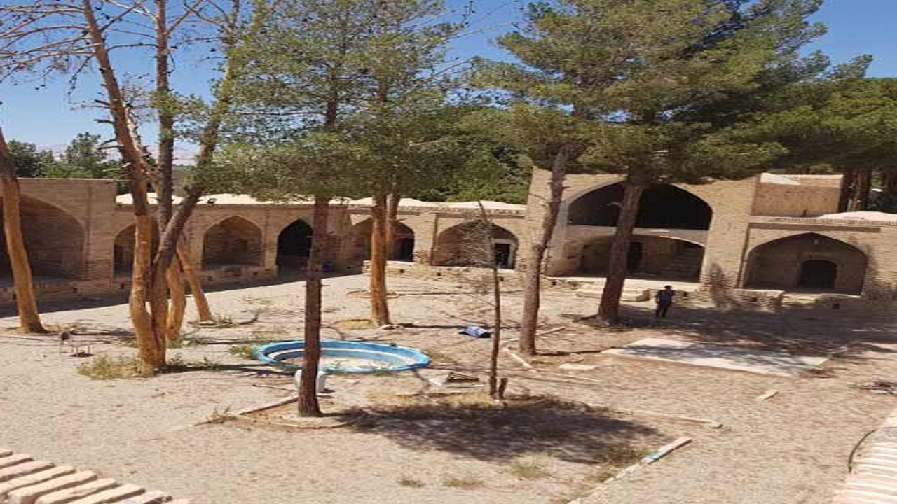 چرا سرمایه‌گذاران رغبتی به احیای کاروانسرای عباسی دامغان ندارند؟