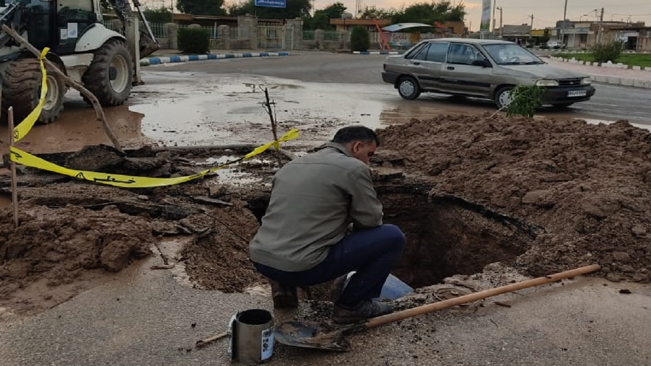رفع شکستگی لوله‌های انتقال آب در شهر امام و میانرود دزفول
