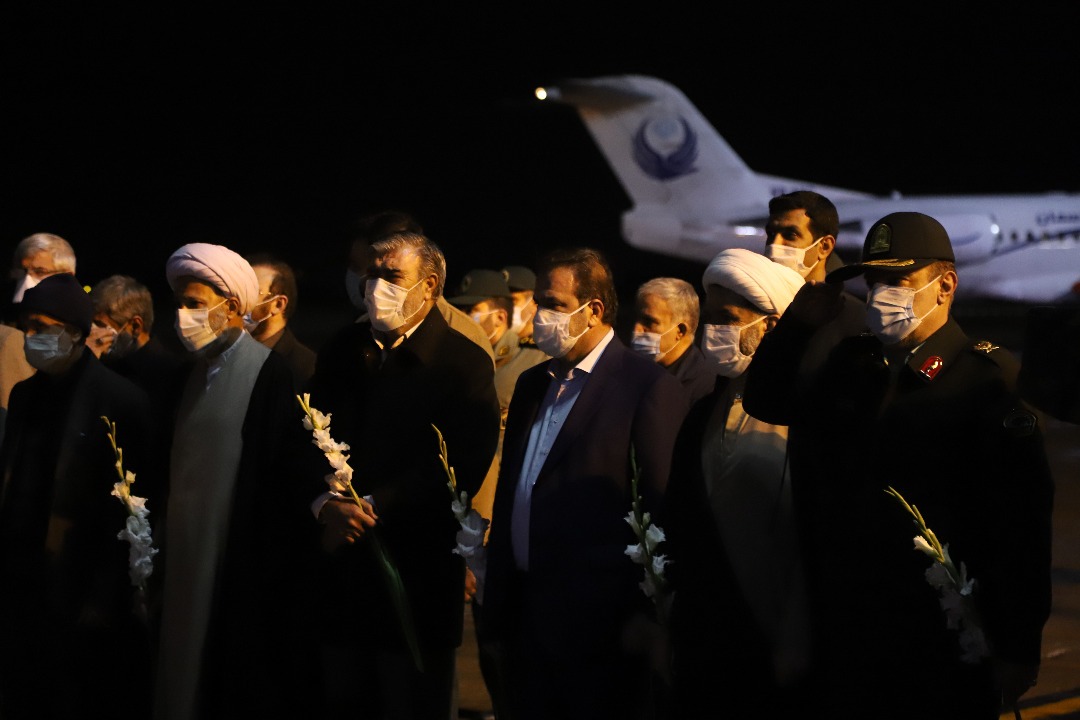 استقبال از پیکر شهید استوار محمودآبادی در فرودگاه شیراز