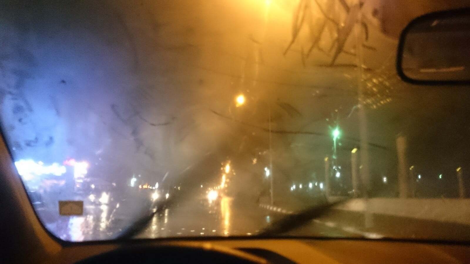 راه برطرف کردن بخار شیشه خودرو