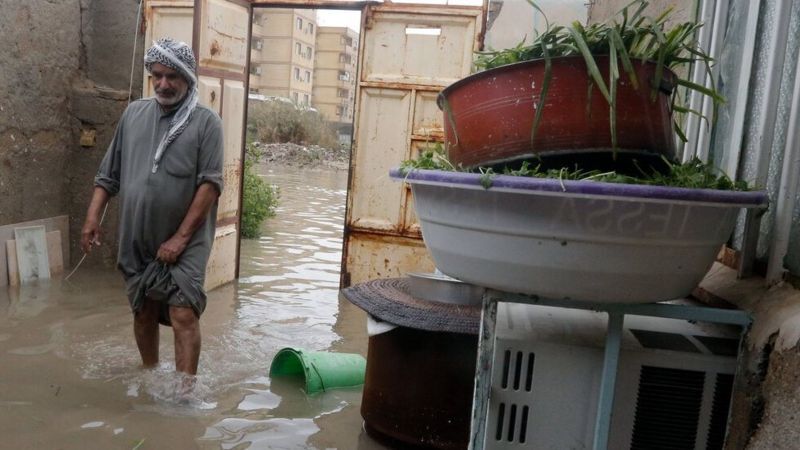 زارع ////گزارش ///جای مسئولان در سیل جنوب کشور خالی