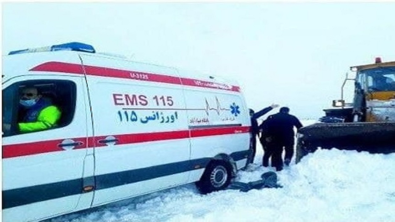نجات دو مادر باردار در هوای برفی استان قزوین