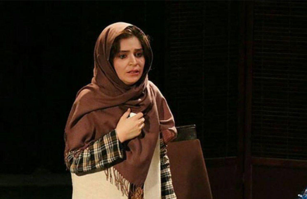 نقش آفرینی تینا عبدی در یک تئاتر