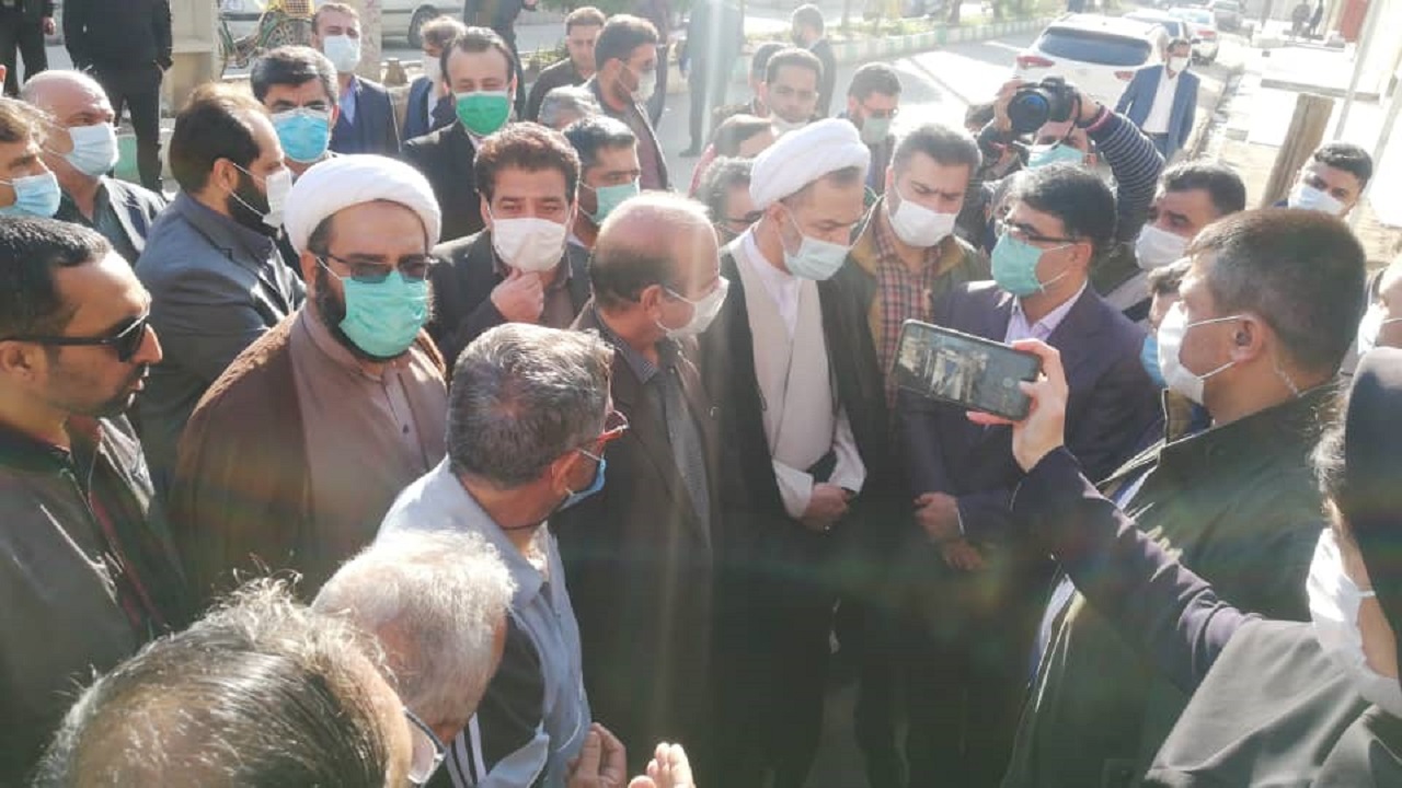 رئیس سازمان بازرسی پای درد دل ساکنان مناطق آبگرفته بندر امام و ماهشهر نشست