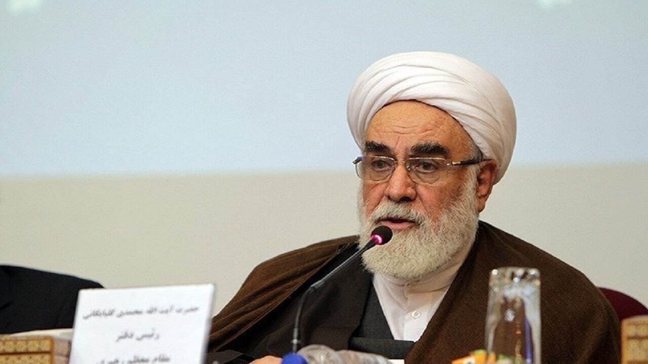 شهید مدیون کسی نیست اما دیگران مدیون او هستند