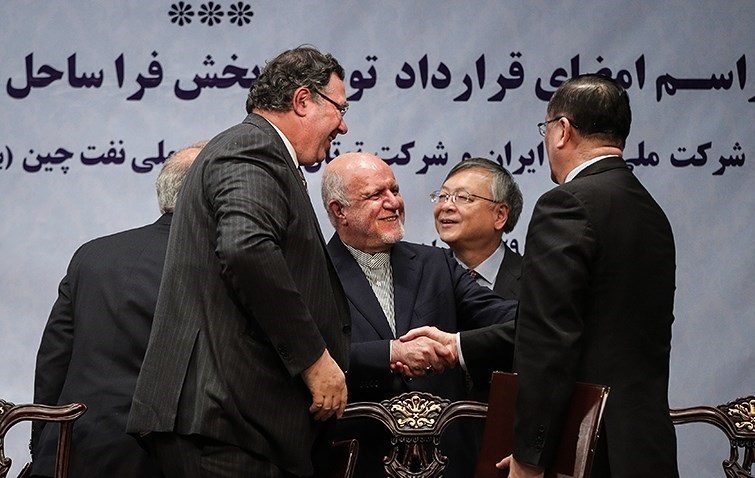 زنگنه و علاقه اش به خارجی ها