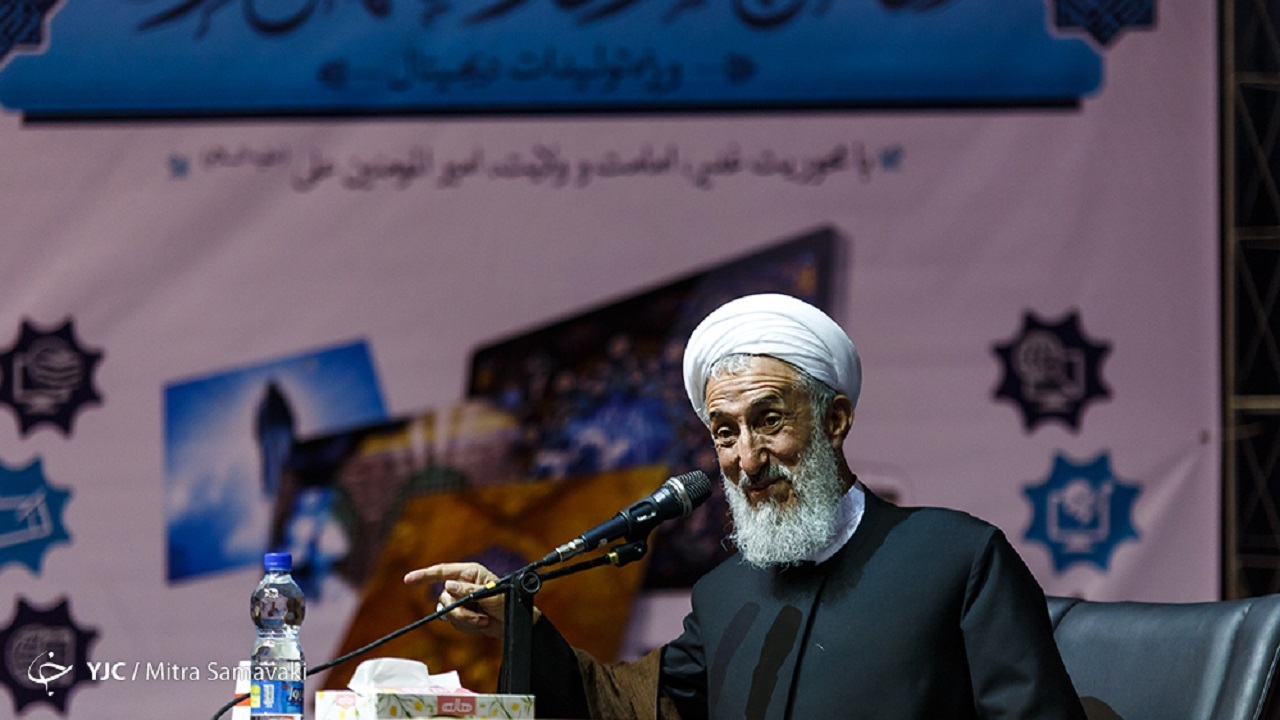 امر به معروف و نهی از منکر نباشد، حیات معنوی از بین می‌رود