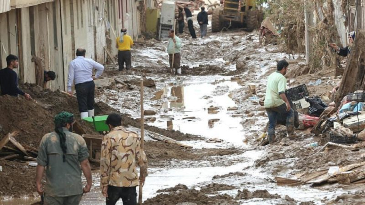 مهر باران به دل کویر نشینان نشست اما شدت بارش ها خسارت به بار آورد