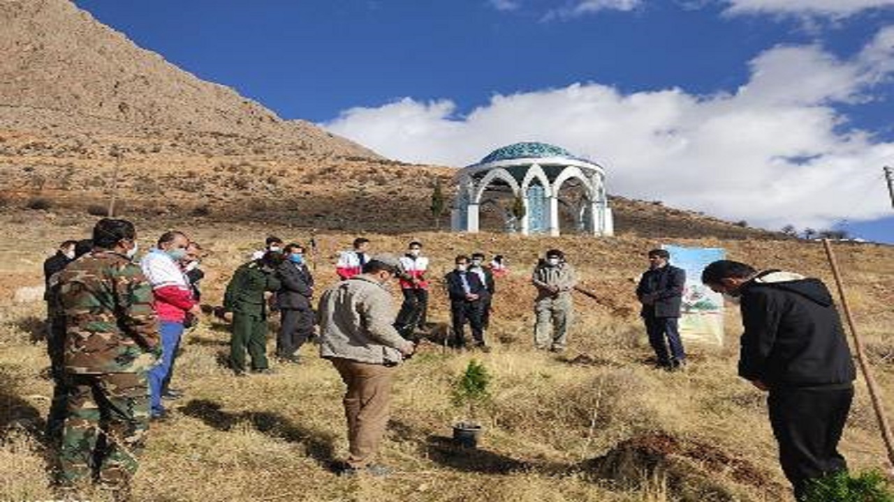 کاشت ۱۰۰ اصله نهال به مناسبت روز جهانی خاک در اردل