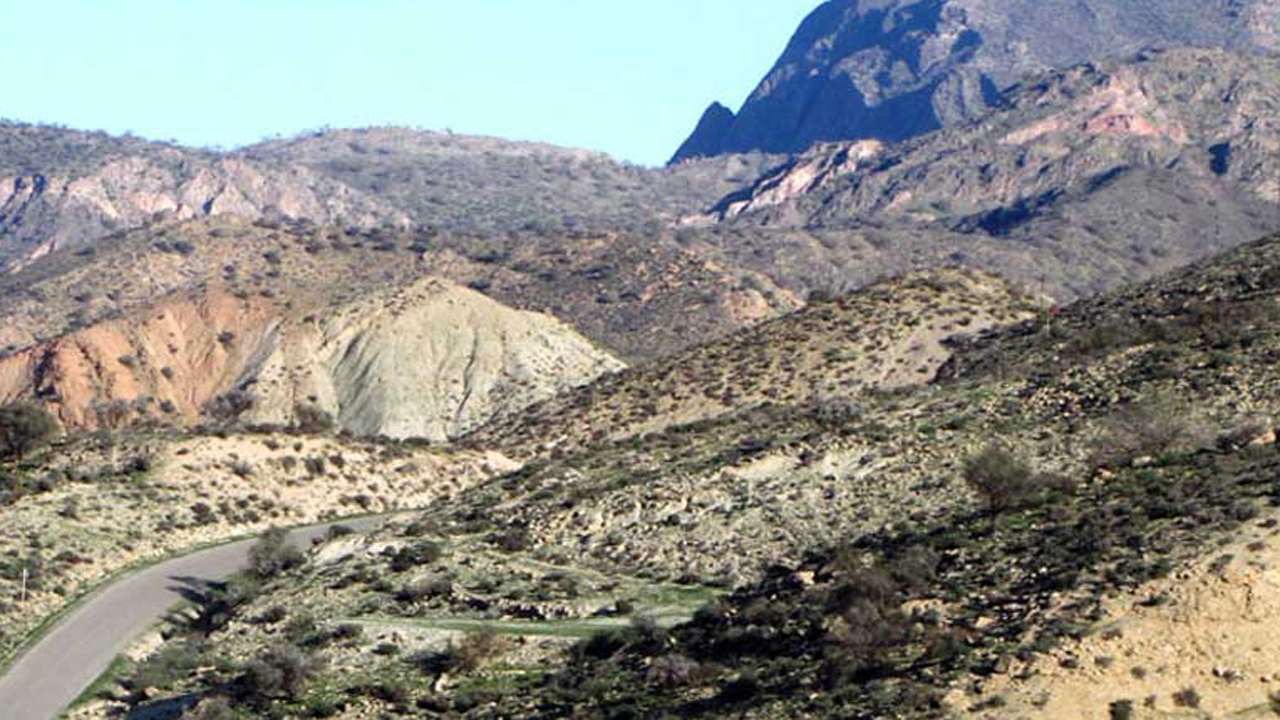 پایان عملیات اجرایی پل روستای مورجان فیروز آباد