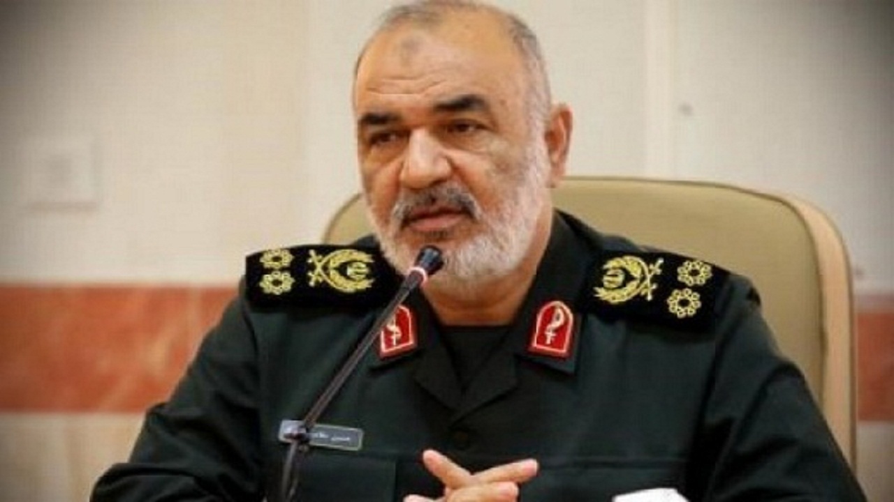 بازدید فرمانده کل سپاه از مناطق آبگرفته بندر امام خمینی (ره)/ سردار سلامی: شرمنده مردم خوزستان هستیم