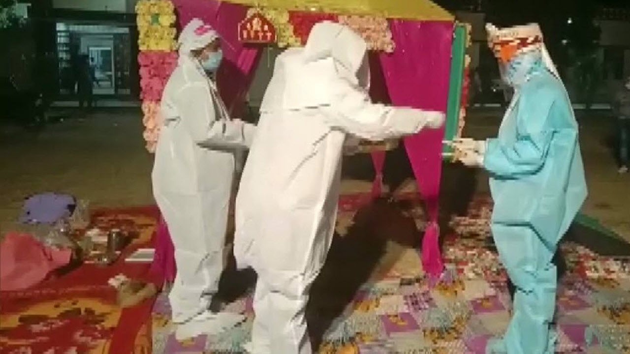 جشن عروسی ویژه در کمپ قرنطینه بیماران کرونا!
