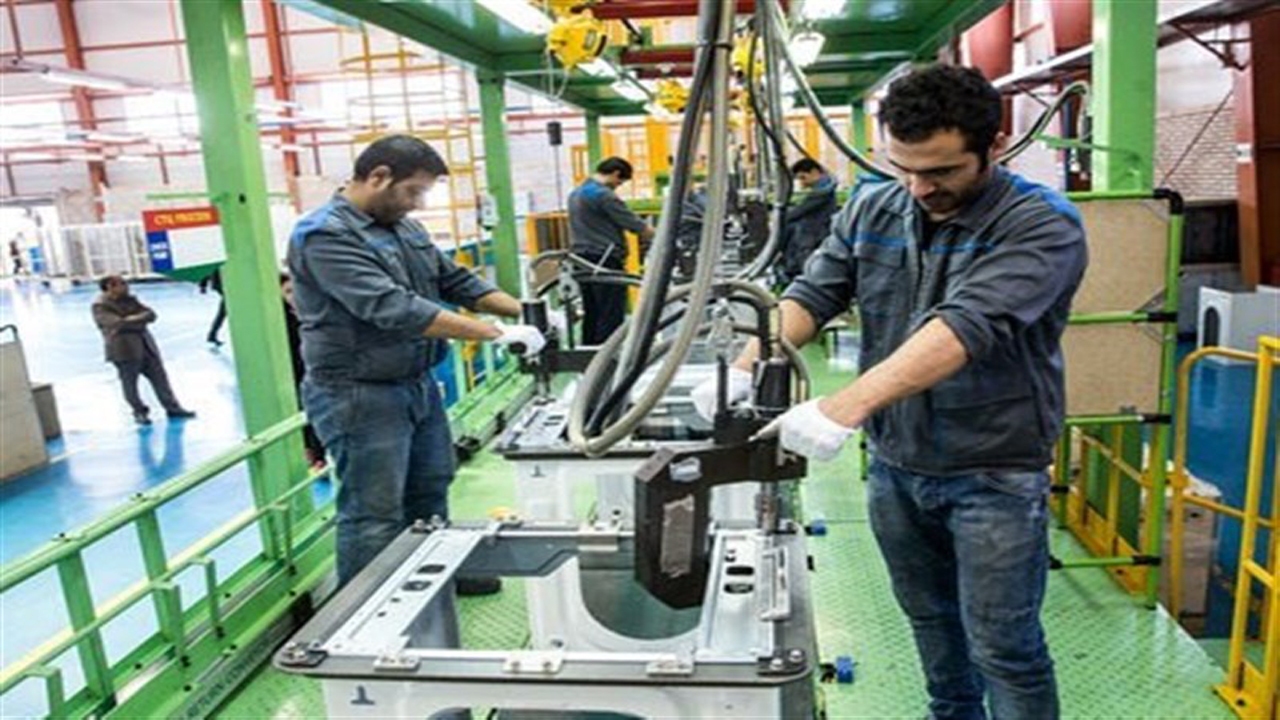 کارگران کارخانه «برفاب» هر سال آب می‌روند/ بحران کارگری در بزرگ‌ترین واحد تولیدی بام ایران