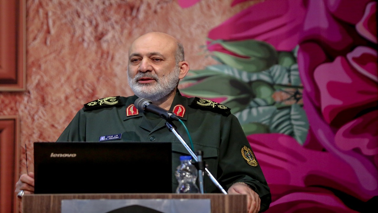 وزارت دفاع با ۱۰۰ دانشگاه ارتباط تنگاتنگ دارد/ در حوزه موشک‌های ضد زره جزو سه کشور برتر دنیا هستیم
