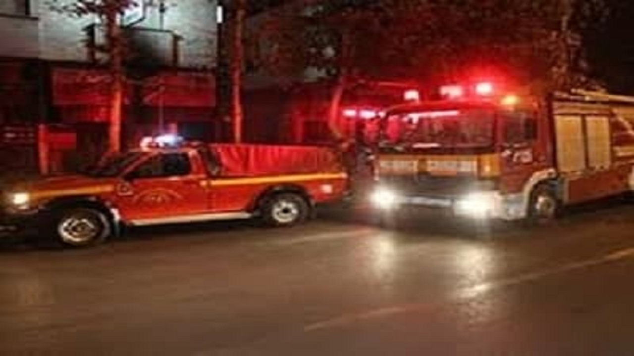 مهار حریق کامیون در بلوار جمهوری قزوین