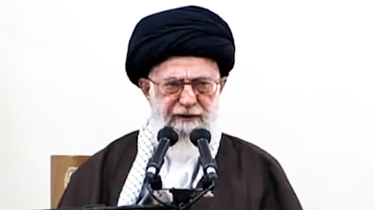 رهبر انقلاب: نبود آقایان یزدی و مصباح برای مجلس خبرگان خسارت است + فیلم