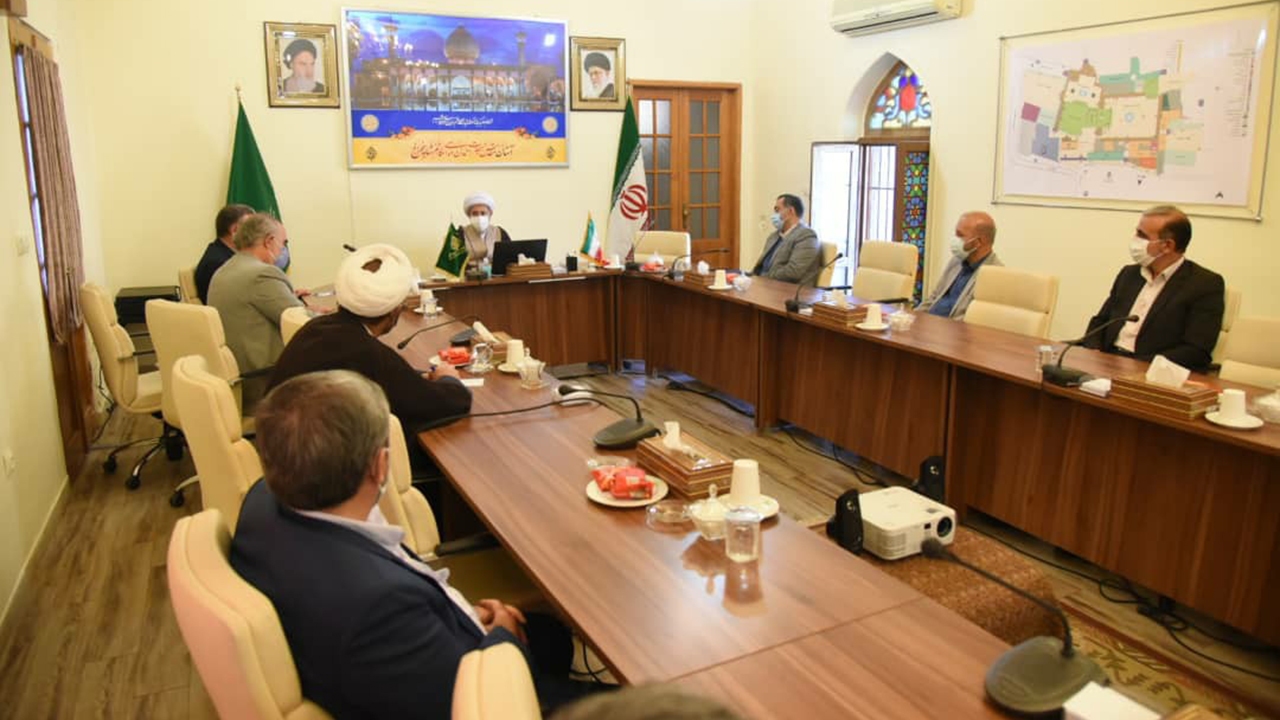 مطالبات خانواده شهدا نباید روی زمین بماند