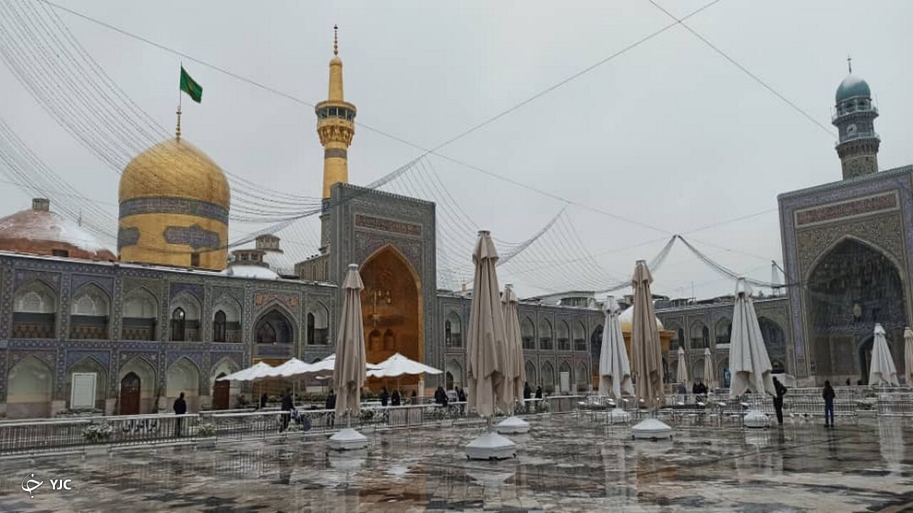 بارش برف پاییزی، مشهد را سفید پوش کرد