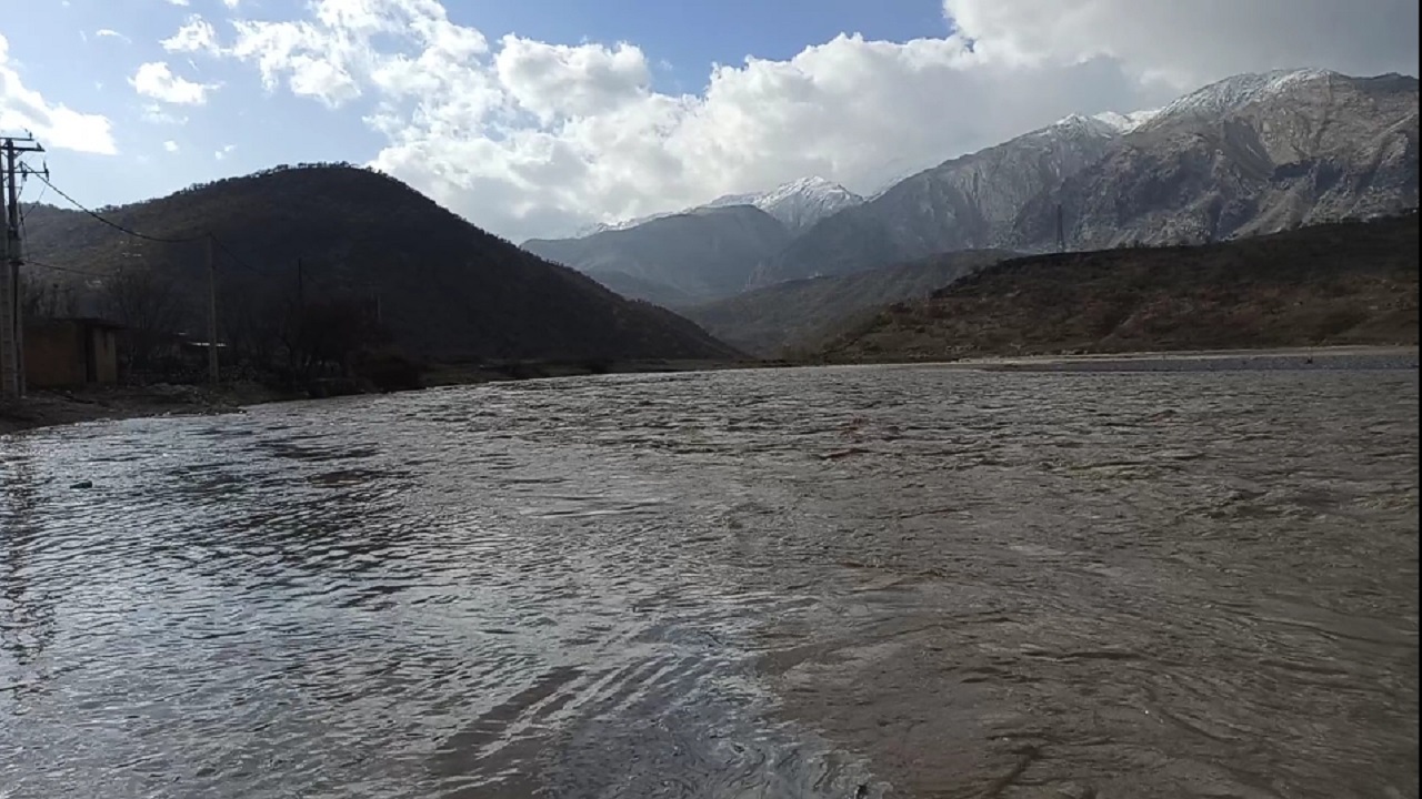 راه ارتباطی ۱۵ خانوار از محله چمنگلی شهر بازفت مسدود شد