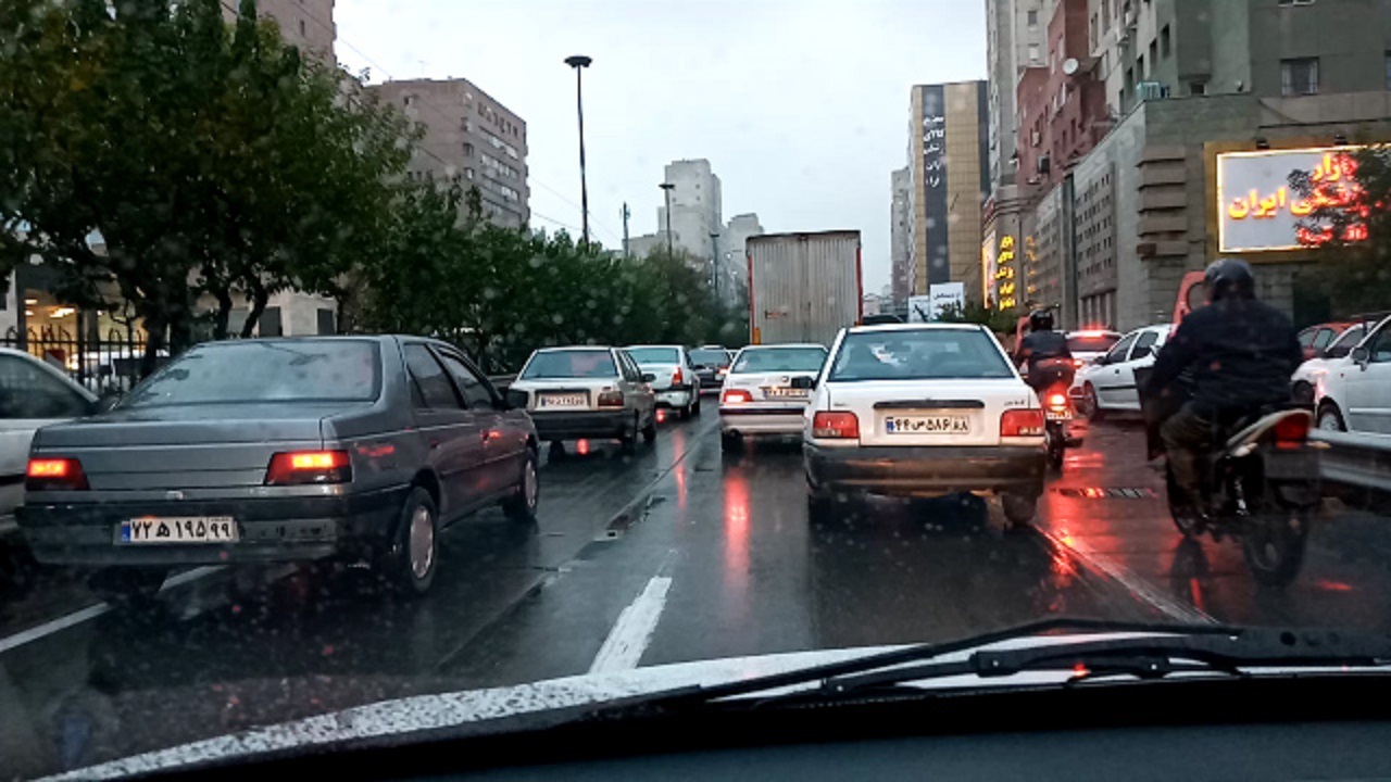 ترافیک سنگین در بزرگراه نواب صفوی در دومین روز محدودیت‌های جدید کرونایی + فیلم