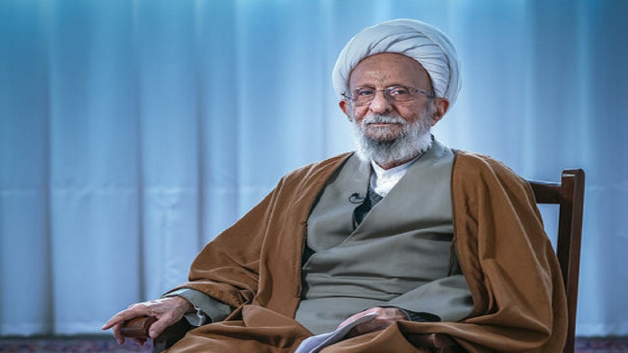 مدیر حوزه‌ های علمیه خواهران جویای حال آیت‌الله مصباح یزدی شد