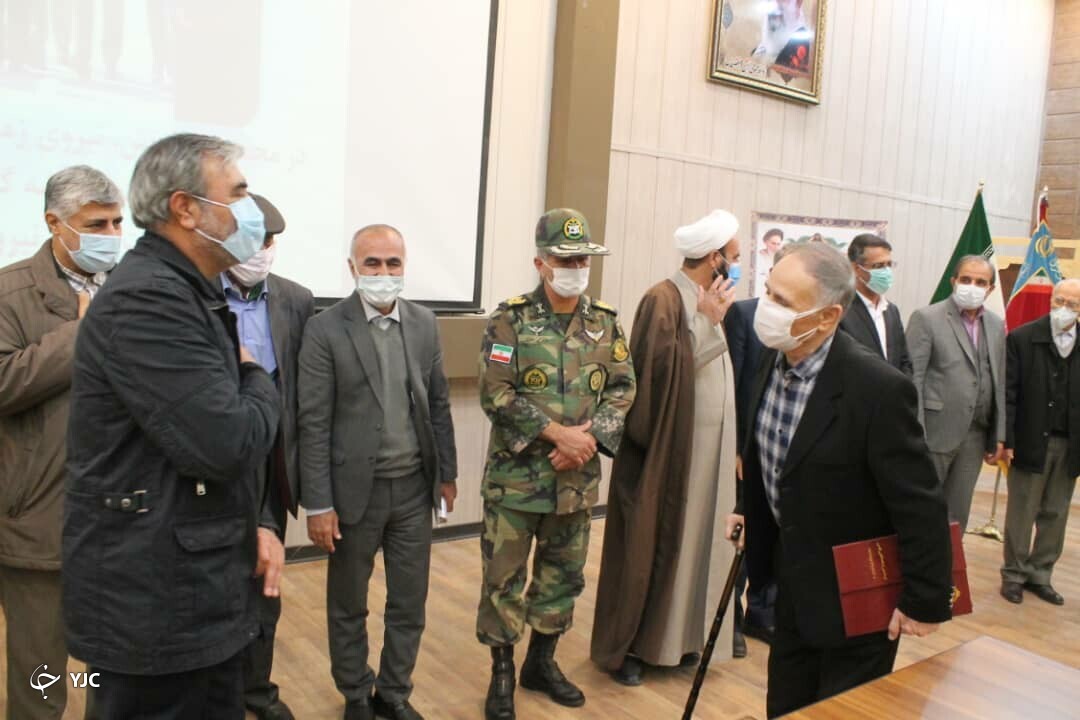 ارتش پا در رکاب  و قانون مدار است
