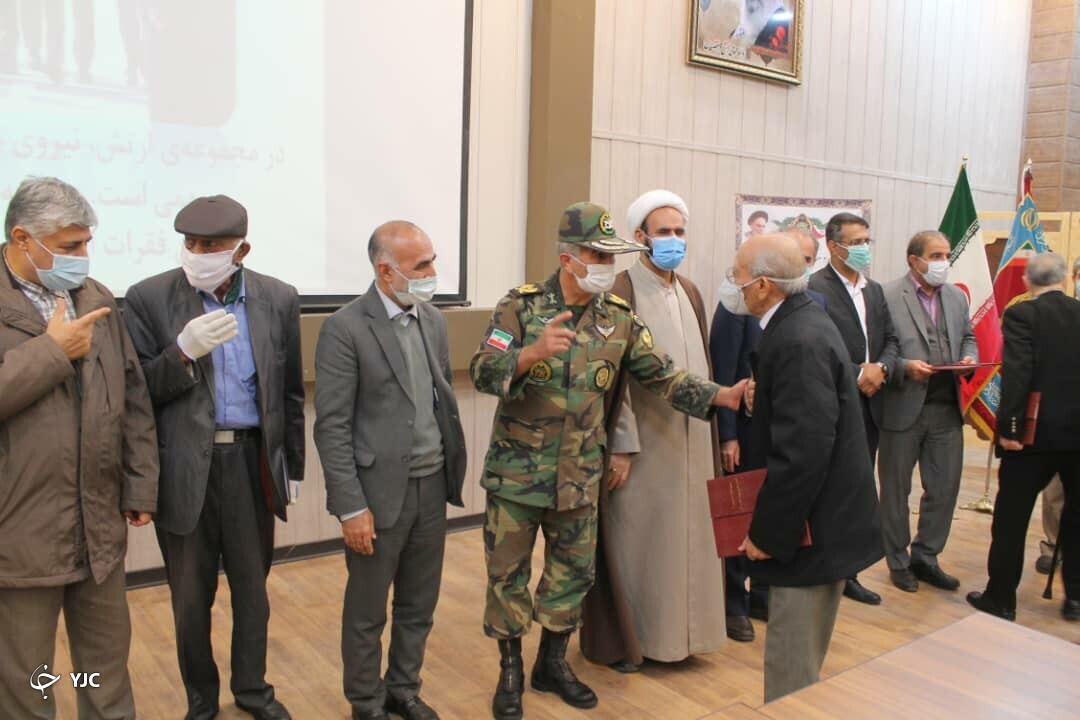 ارتش پا در رکاب  و قانون مدار است