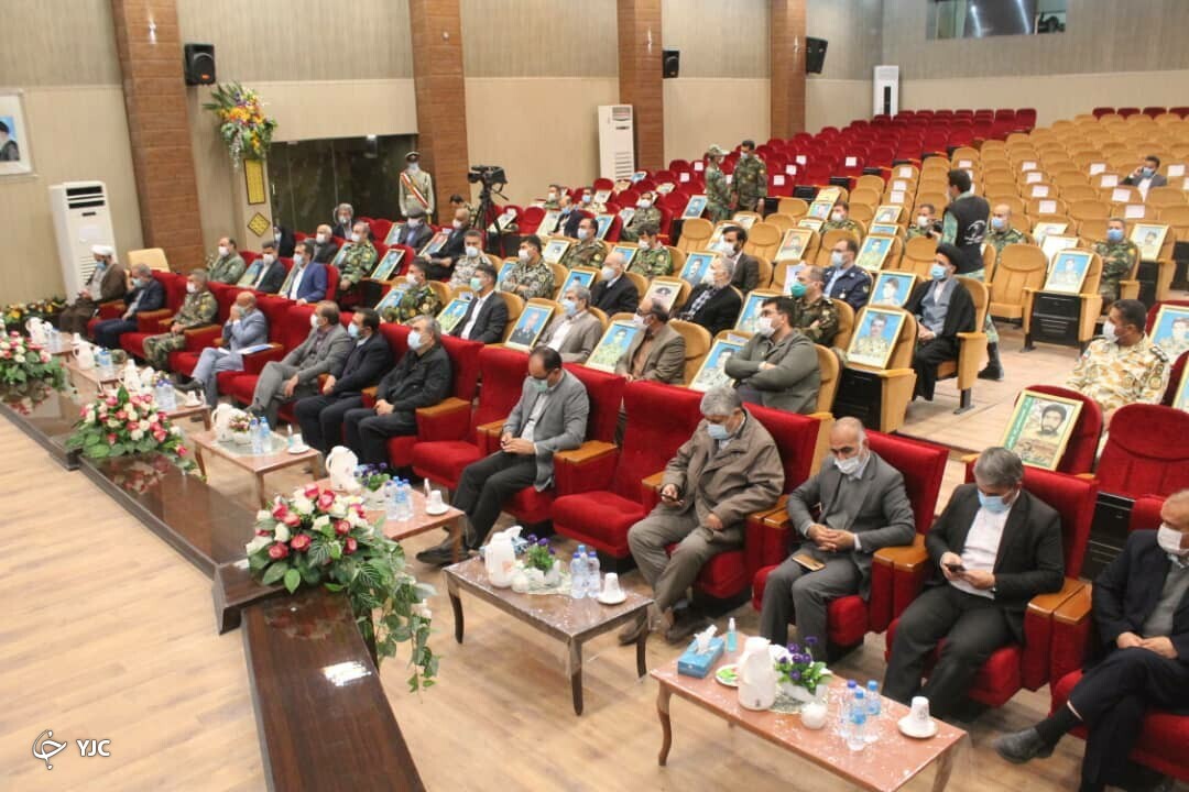 ارتش پا در رکاب  و قانون مدار است