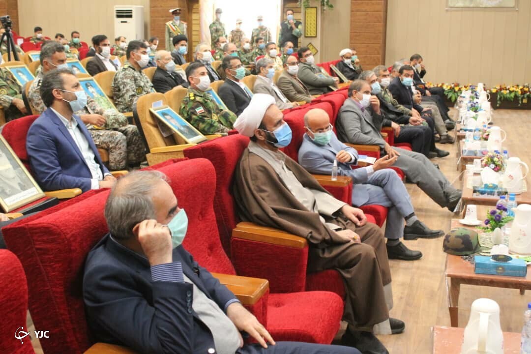 ارتش پا در رکاب  و قانون مدار است