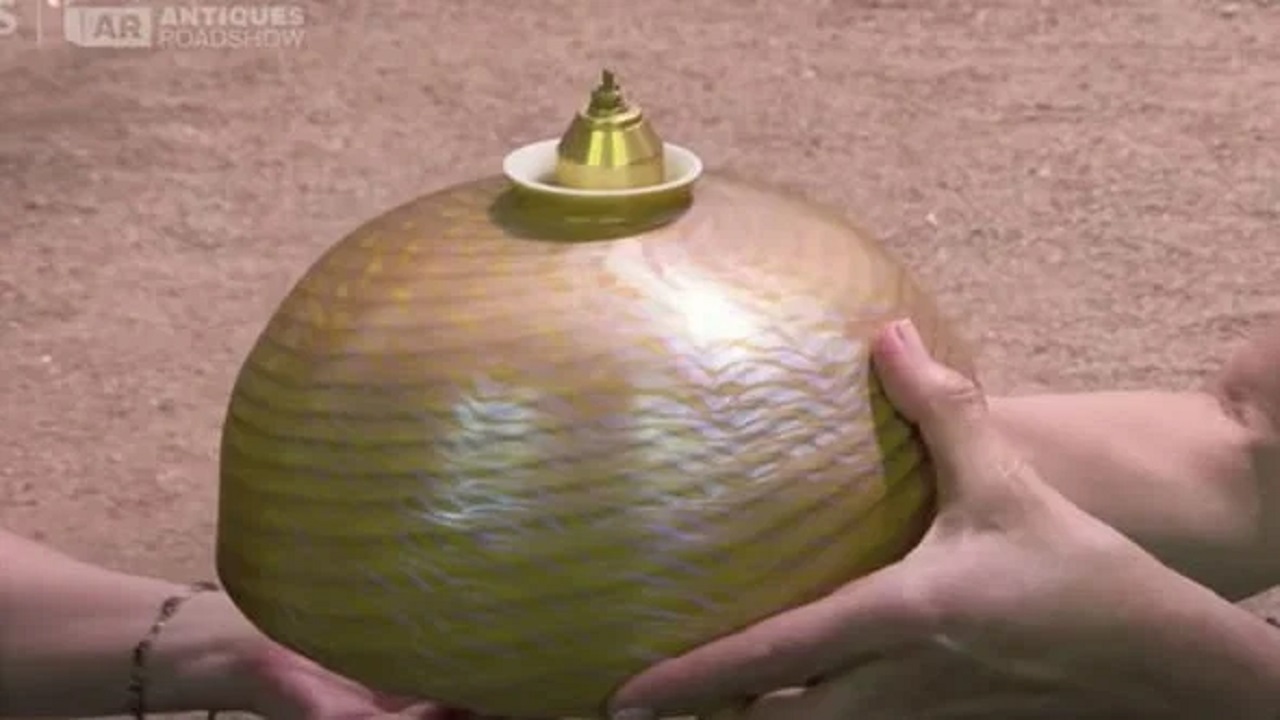 چراغ رومیزی جادویی، هزاران پوند برای صاحبش به ارمغان آورد+ تصاویر