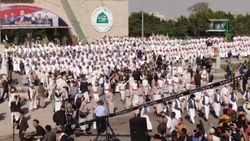 نماز شکر رزمندگان انصارالله یمن در کنار پهپاد سرنگون شده عربستان + فیلم