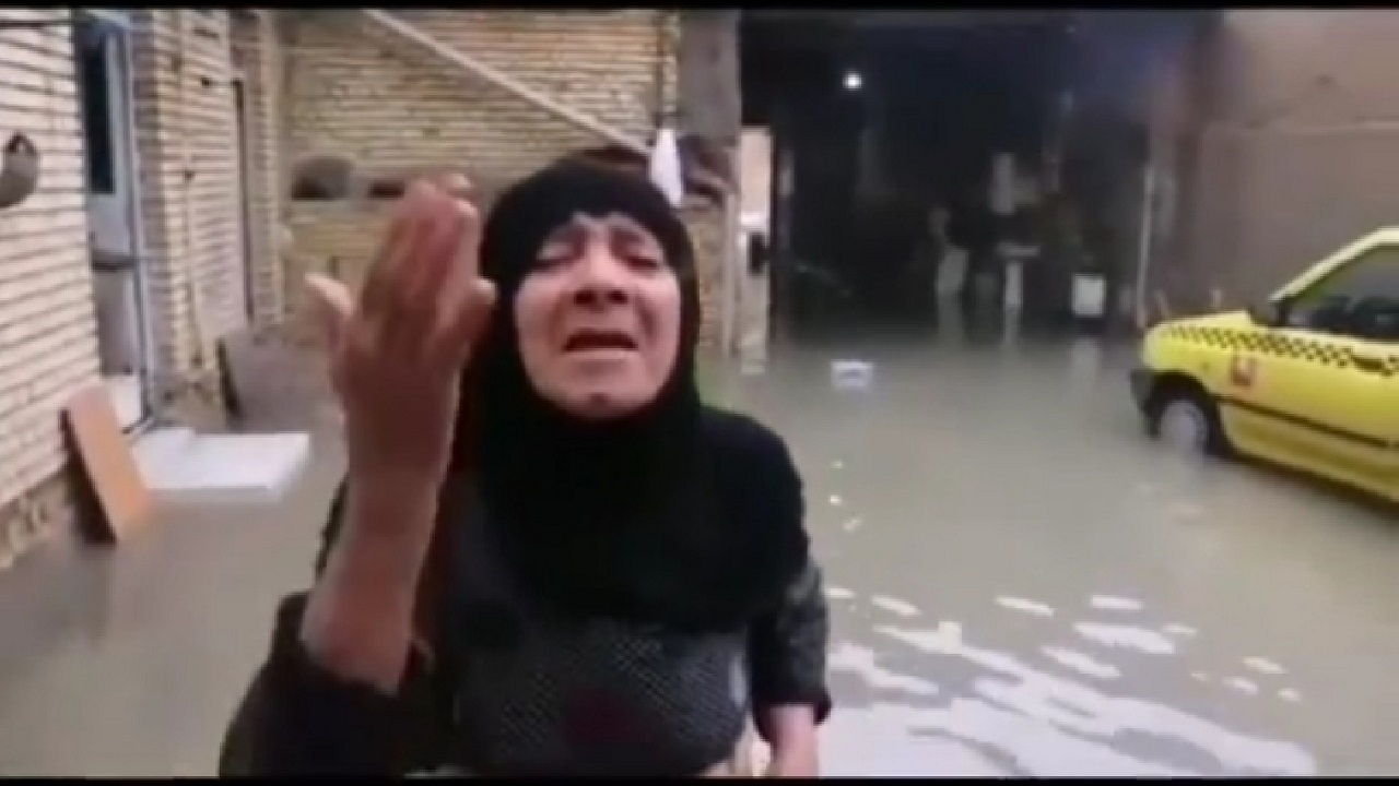 مروری غم انگیز بر سیل همچنان جاری در خوزستان