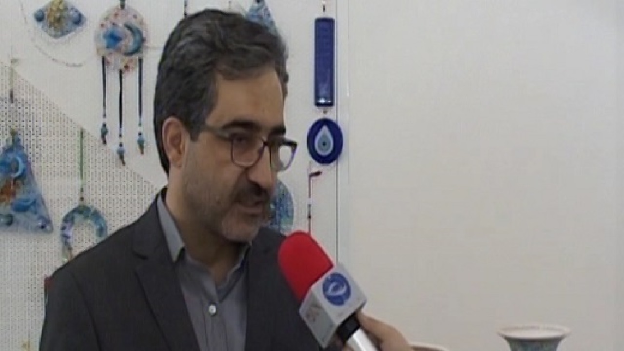 هنر کاشی شکسته قم این بار با فرش ایرانی گره خورد