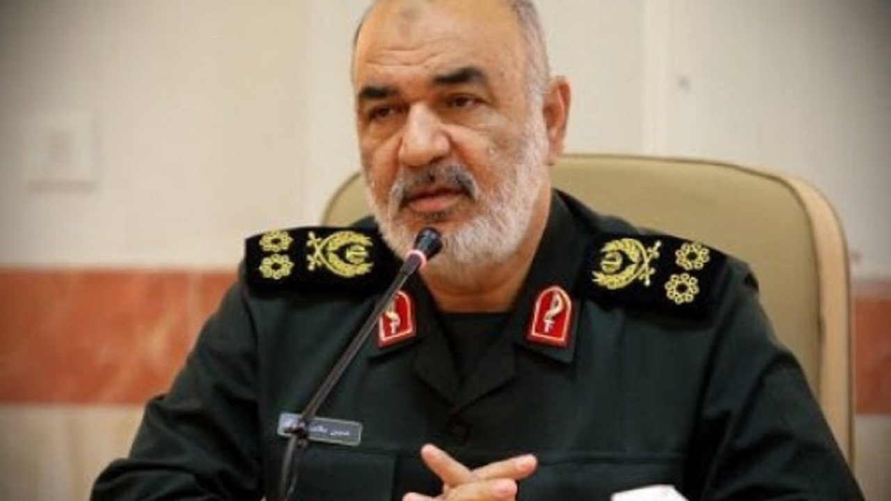 سرلشکر سلامی با خانواده شهید فخری‌زاده دیدار کرد