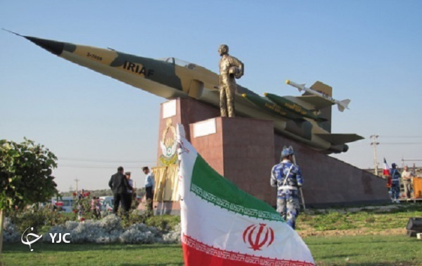کدام خلبان ایرانی توانست هر ۴ جایزه خلبانی آمریکا را کسب کند؟