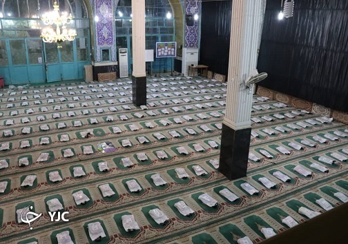 اهدای ۶۵۰ بسته لوازم التحریر به دانش آموزان نیازمند بندر امام خمینی (ره)