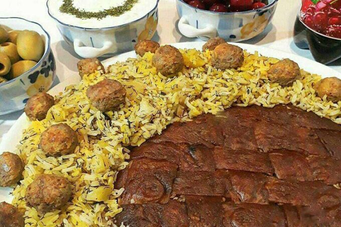 طرز تهیه و فوت و فن سیب پلو کرمانشاهی با مرغ، گوشت یا تن ماهی طرز تهیه و فوت و فن سیب پلو کرمانشاهی با مرغ، گوشت یا تن ماهی