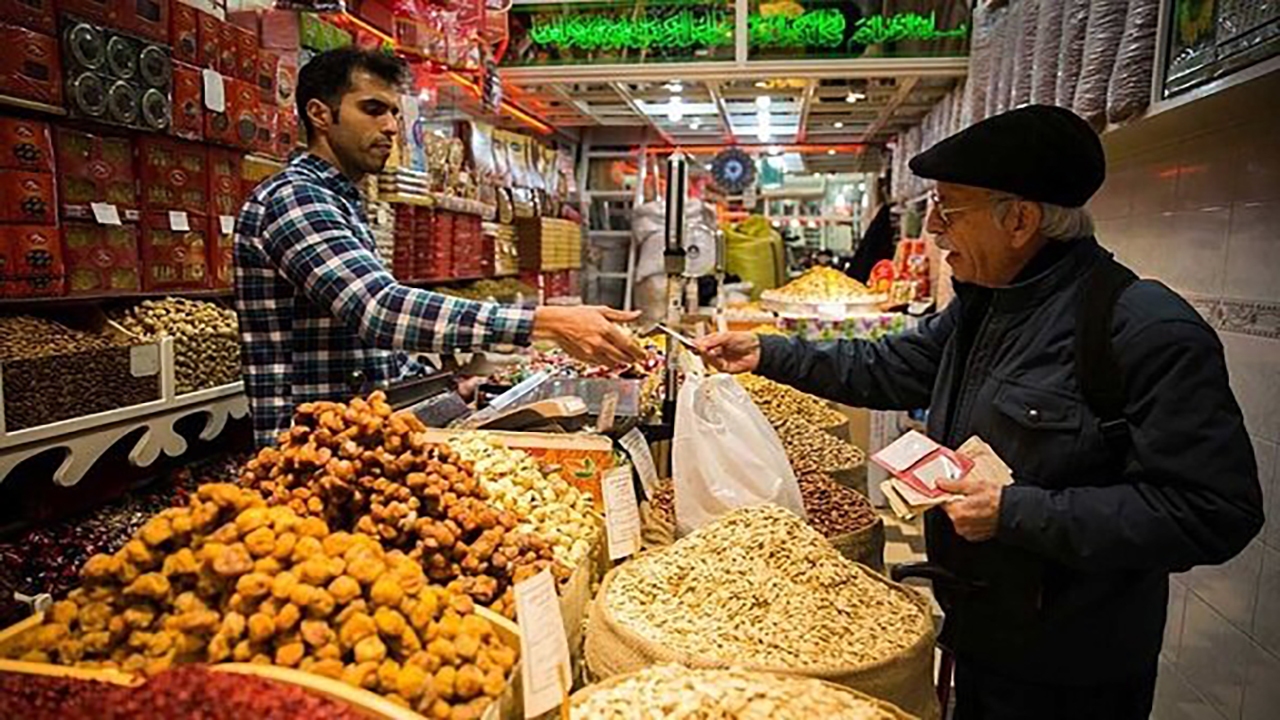وقتی شب یلدا آه سرپرستان خانواده ها را بلند می کند