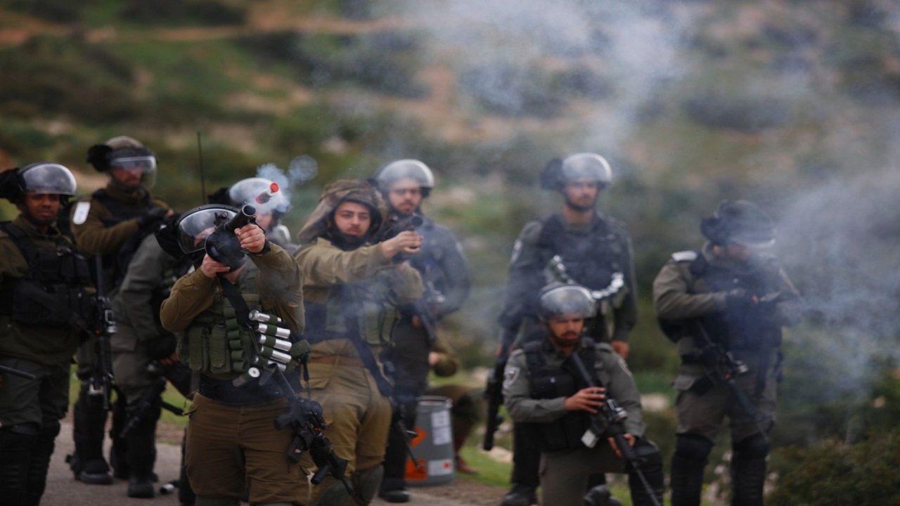 زخمی‌شدن ده‌ها فلسطینی در یورش نظامیان صهیونیست به کرانه باختری