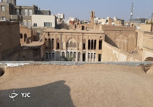 اجرای طرح تجاری پارکینگ باب الحوائج در کاشان با وجود مخالفت&zwnj;های میراث فرهنگی