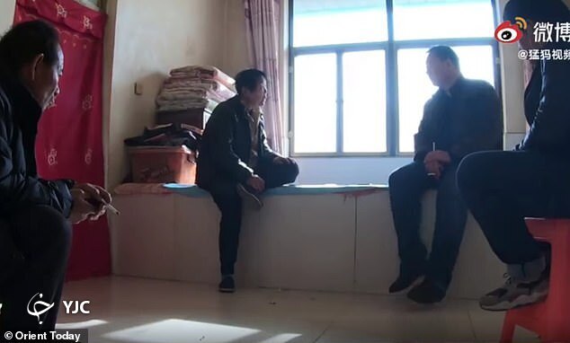 رسم عجیب ازدواج دو زن و مرد متوفا در چین! 