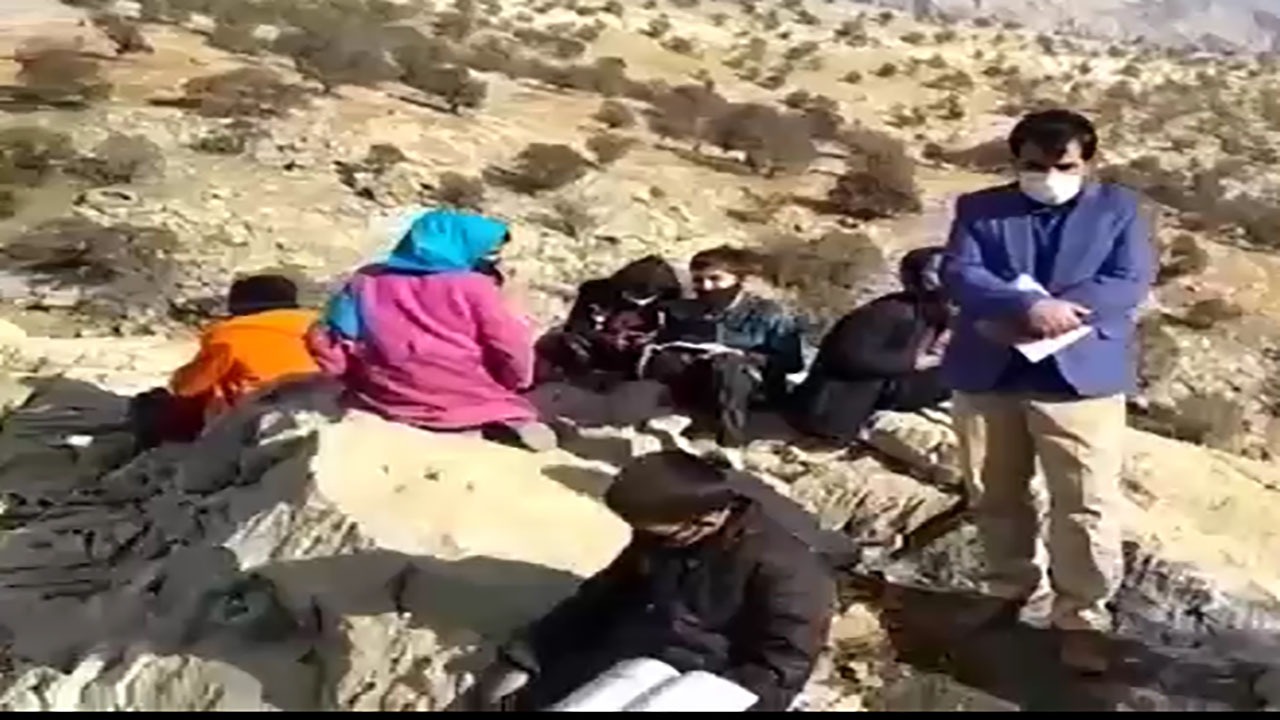 مشکلات دانش‌آموزان روستای آبله برای دسترسی به اینترنت + فیلم