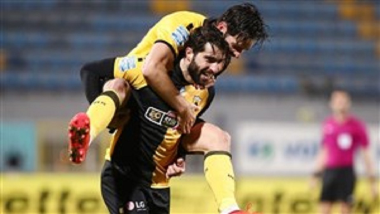 دبل کریم انصاری‌فرد مقابل آپولون با شوت زیبا + فیلم