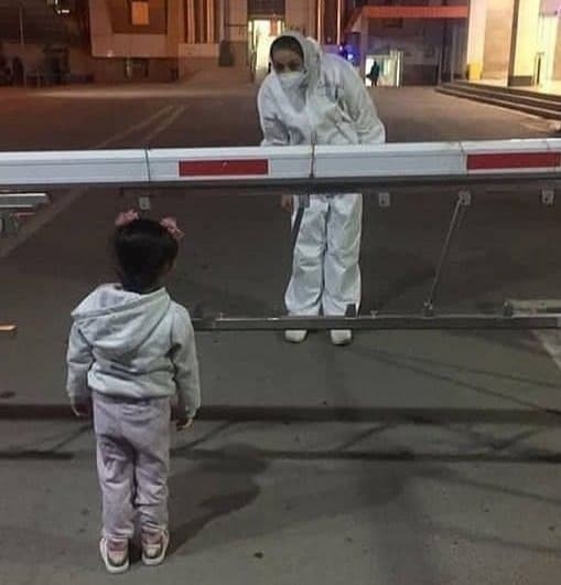 ملاقات پرستار با فرزندش پس از مدت ها دوری