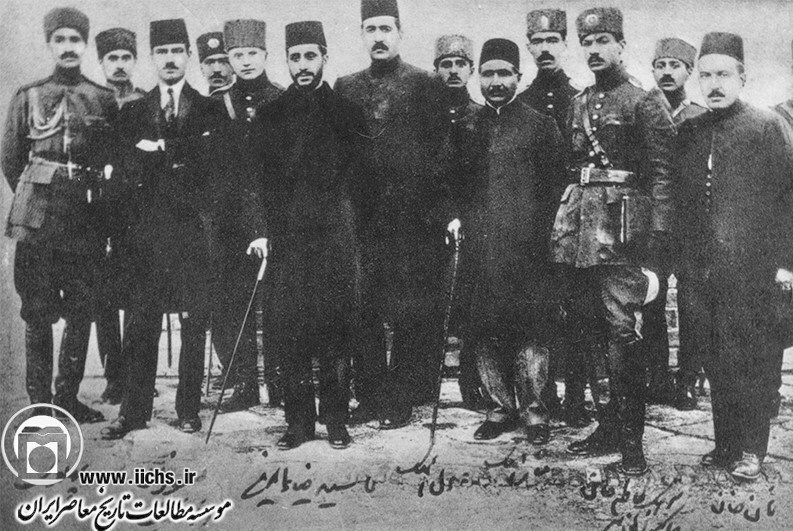 نفت؛ عاملی که انگلیسیها برای آن رضاخان را به سلطنت رساندند نفت؛ عاملی که انگلیسیها برای آن رضاخان را به سلطنت رساندند
